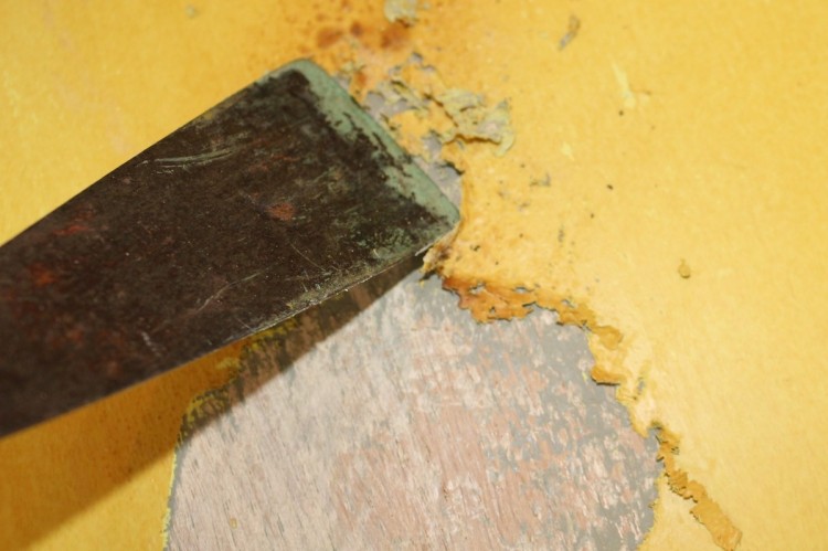 Menuiserie : comment décaper une surface en bois ?