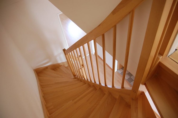 Faut-il acheter un escalier en kit ou sur mesure ?