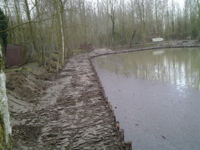 Etang et terrassement