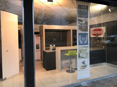 Remplacement éclairage intérieur et extérieur showroom