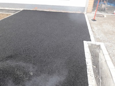 Terrassement David réalise aussi la pose de votre tarmac de A a Z