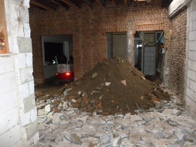 demolition et terrassement interieur passage pour machine de 80cm