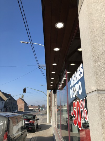 remplacement éclairage vitrine halogène par du LED