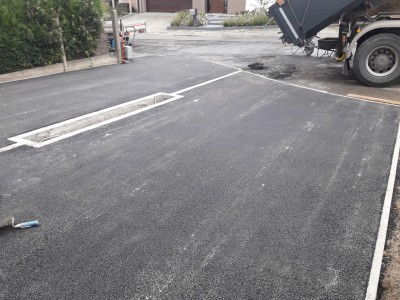 Terrassement David réalise aussi la pose de votre tarmac de A a Z