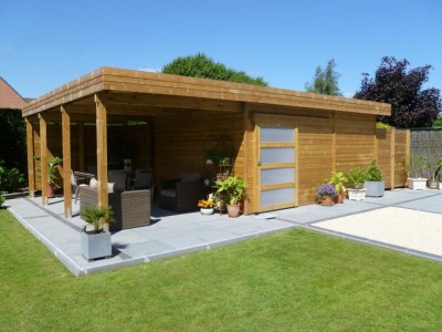 Abri de jardin toit plat en bois avec terrasse