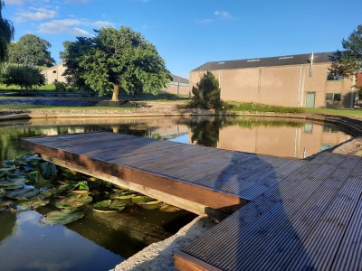Création d'un ponton d'agrémentation pour un étang